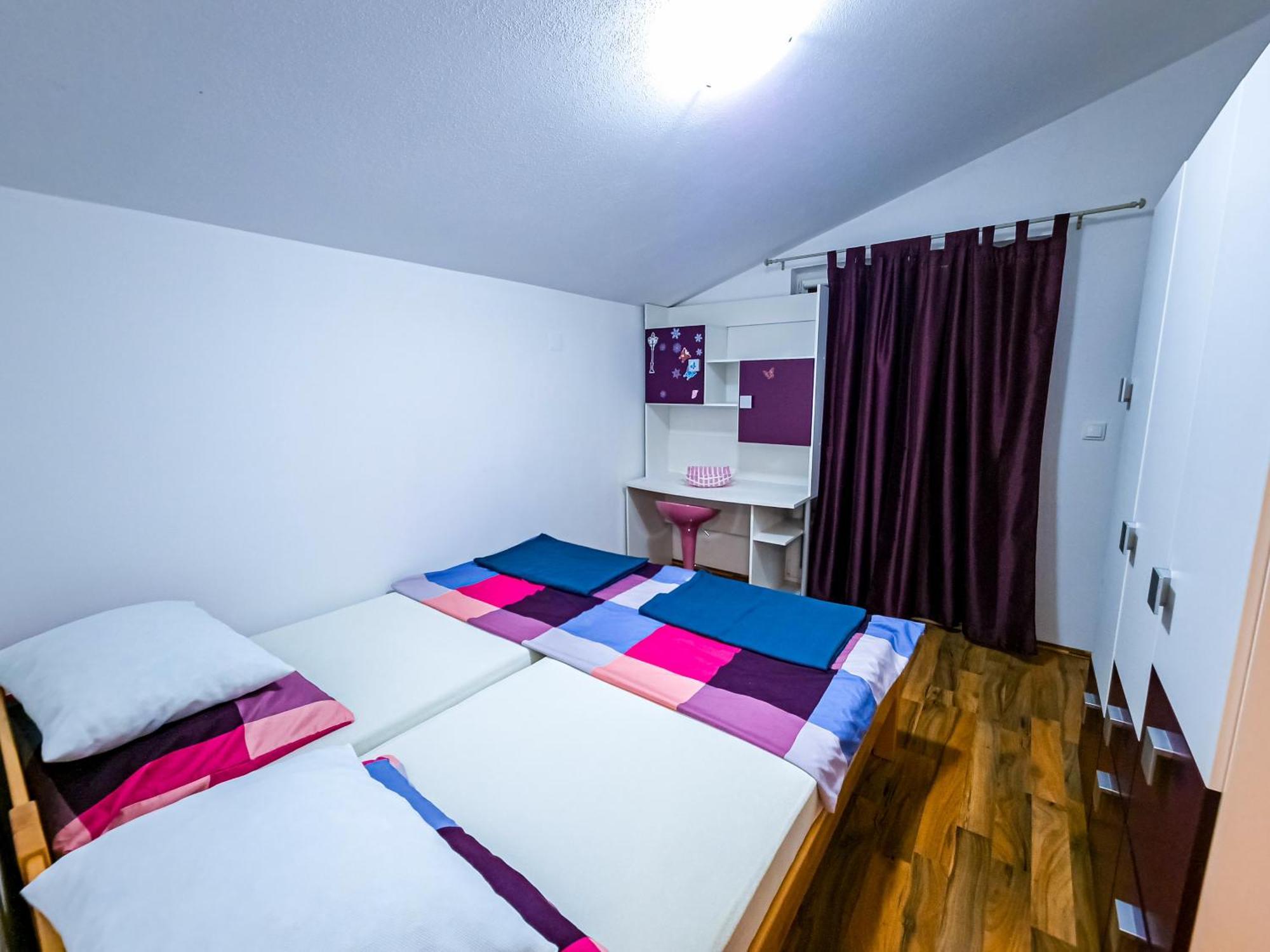 Apartments Mani Трогир Екстериор снимка