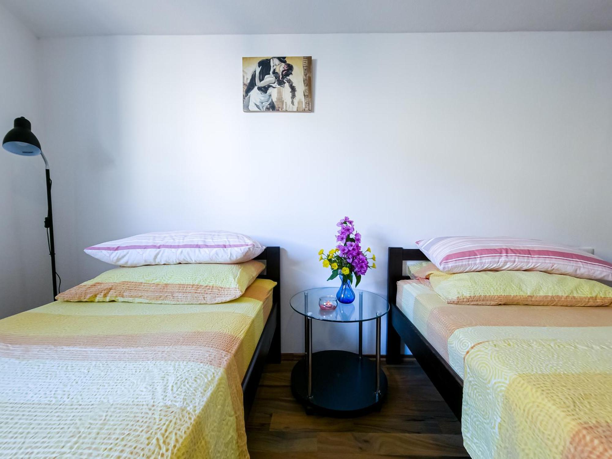 Apartments Mani Трогир Екстериор снимка
