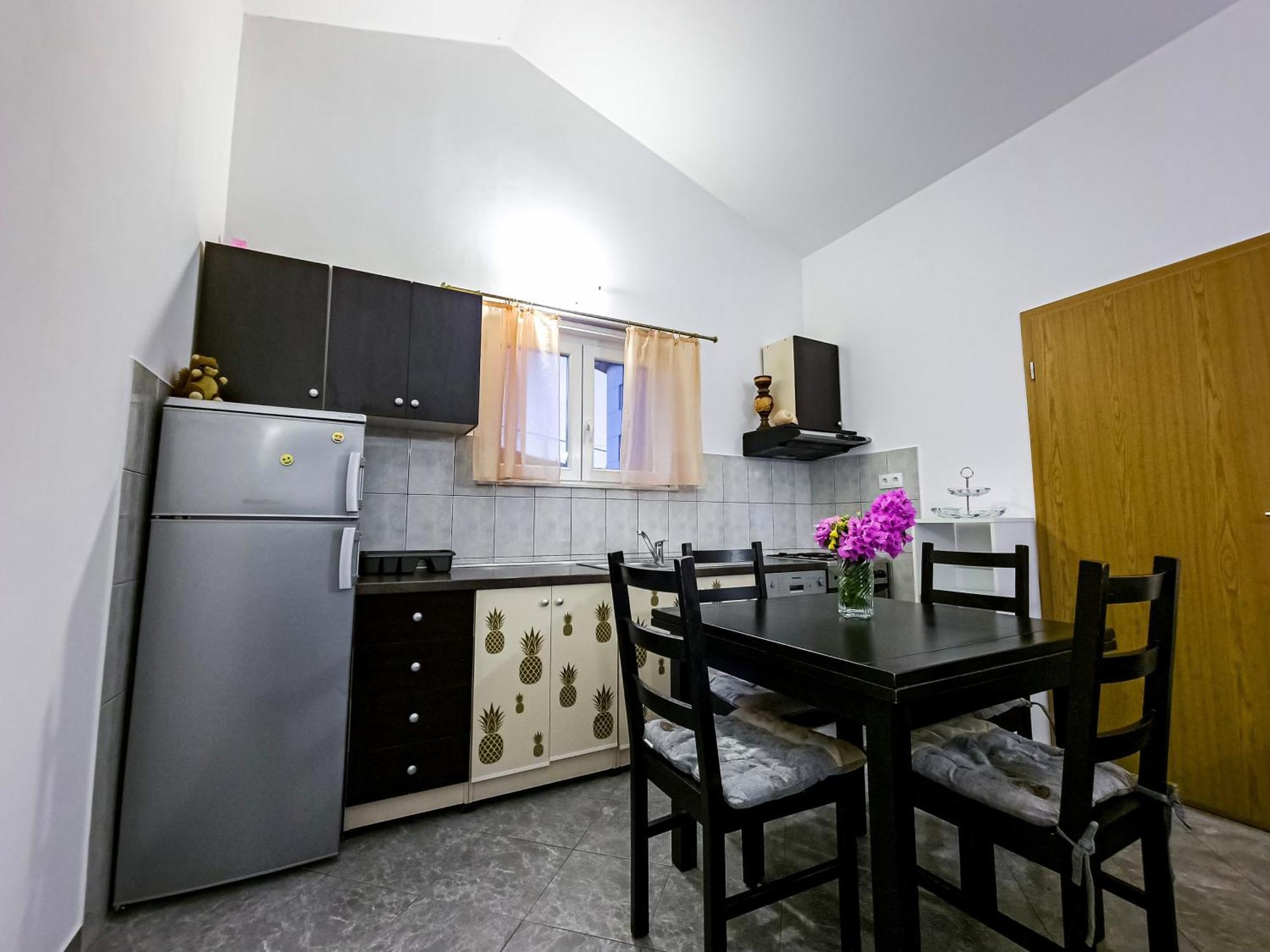 Apartments Mani Трогир Екстериор снимка