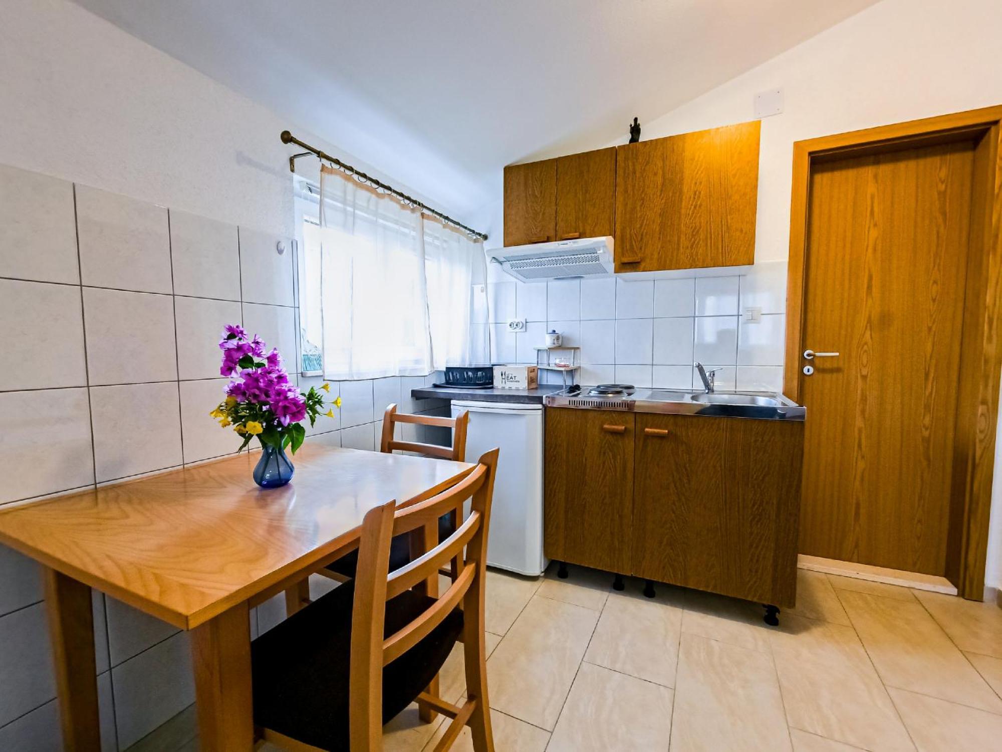 Apartments Mani Трогир Екстериор снимка