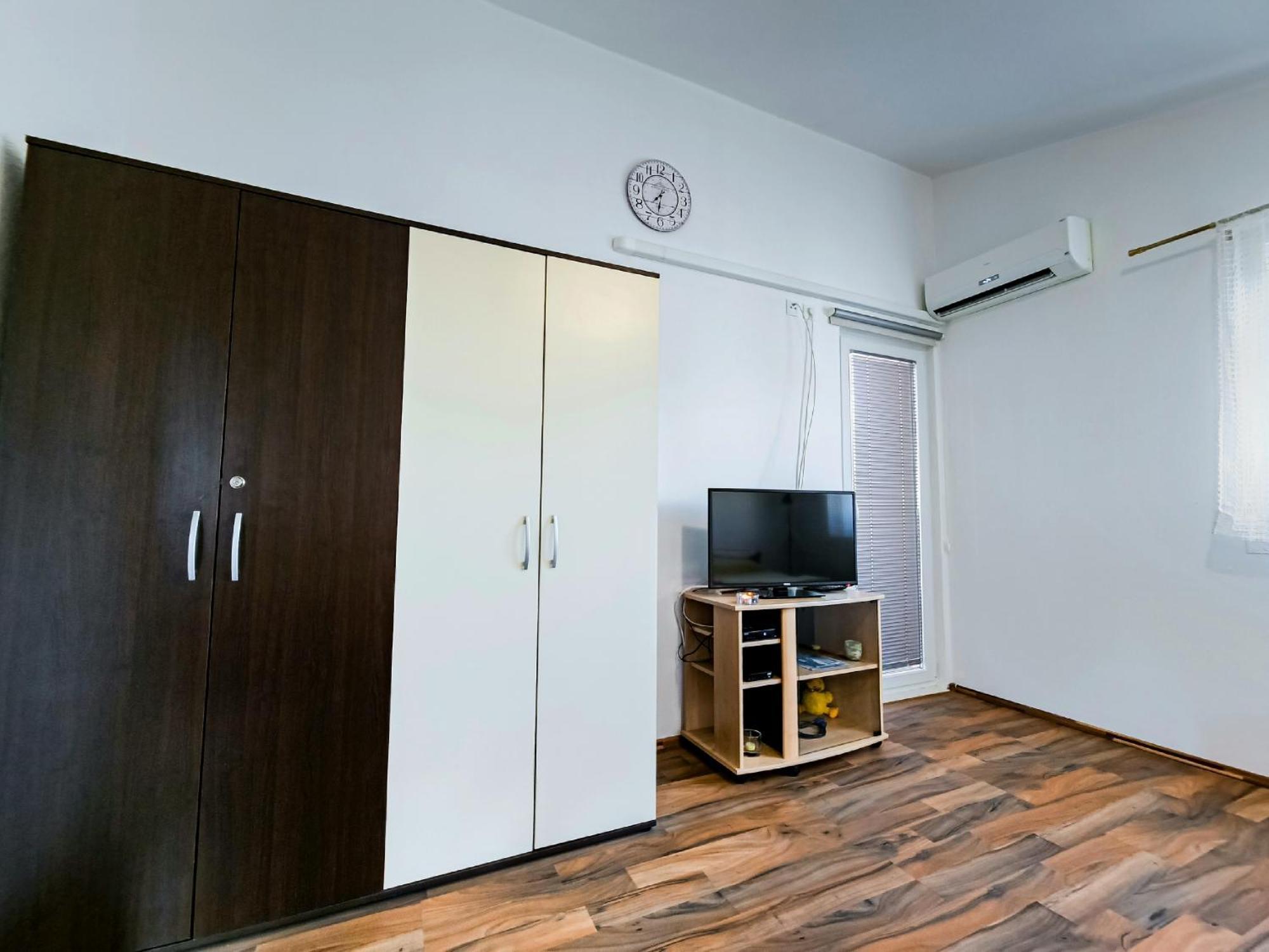 Apartments Mani Трогир Екстериор снимка