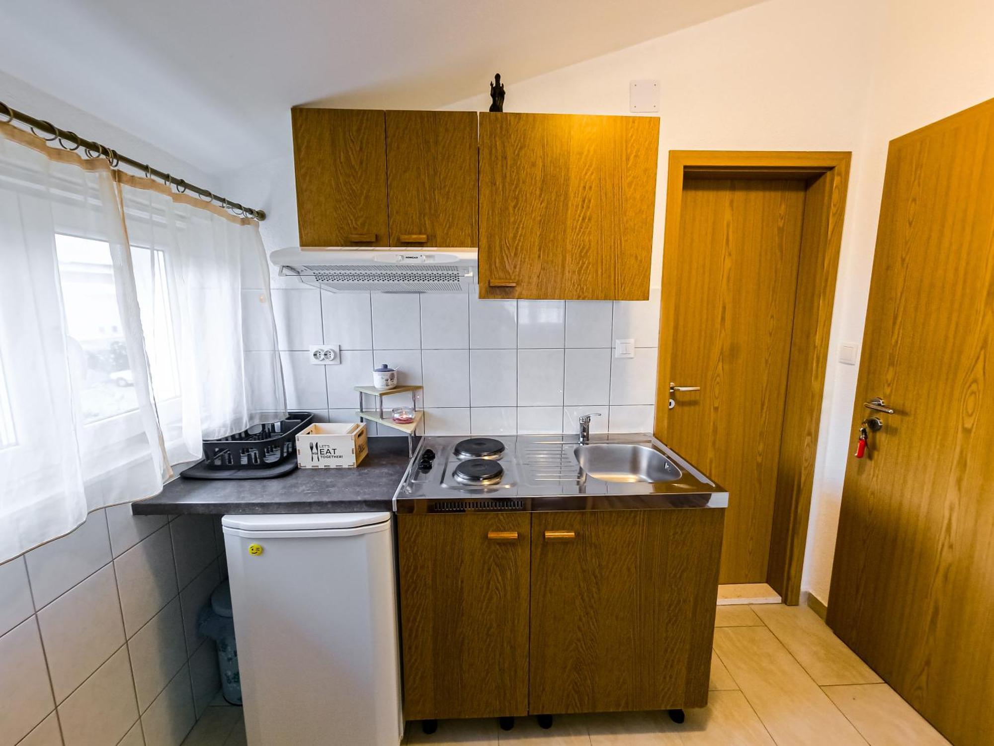 Apartments Mani Трогир Екстериор снимка