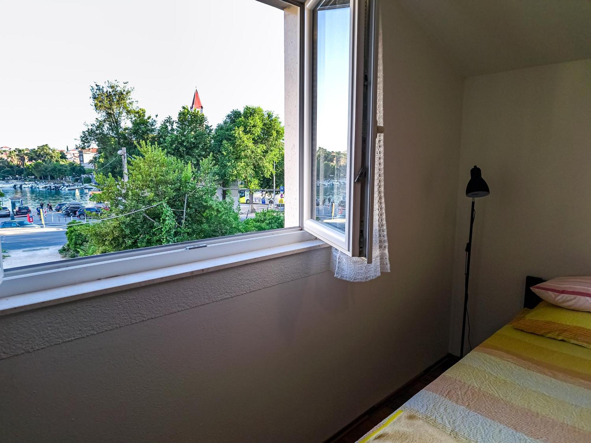 Apartments Mani Трогир Екстериор снимка