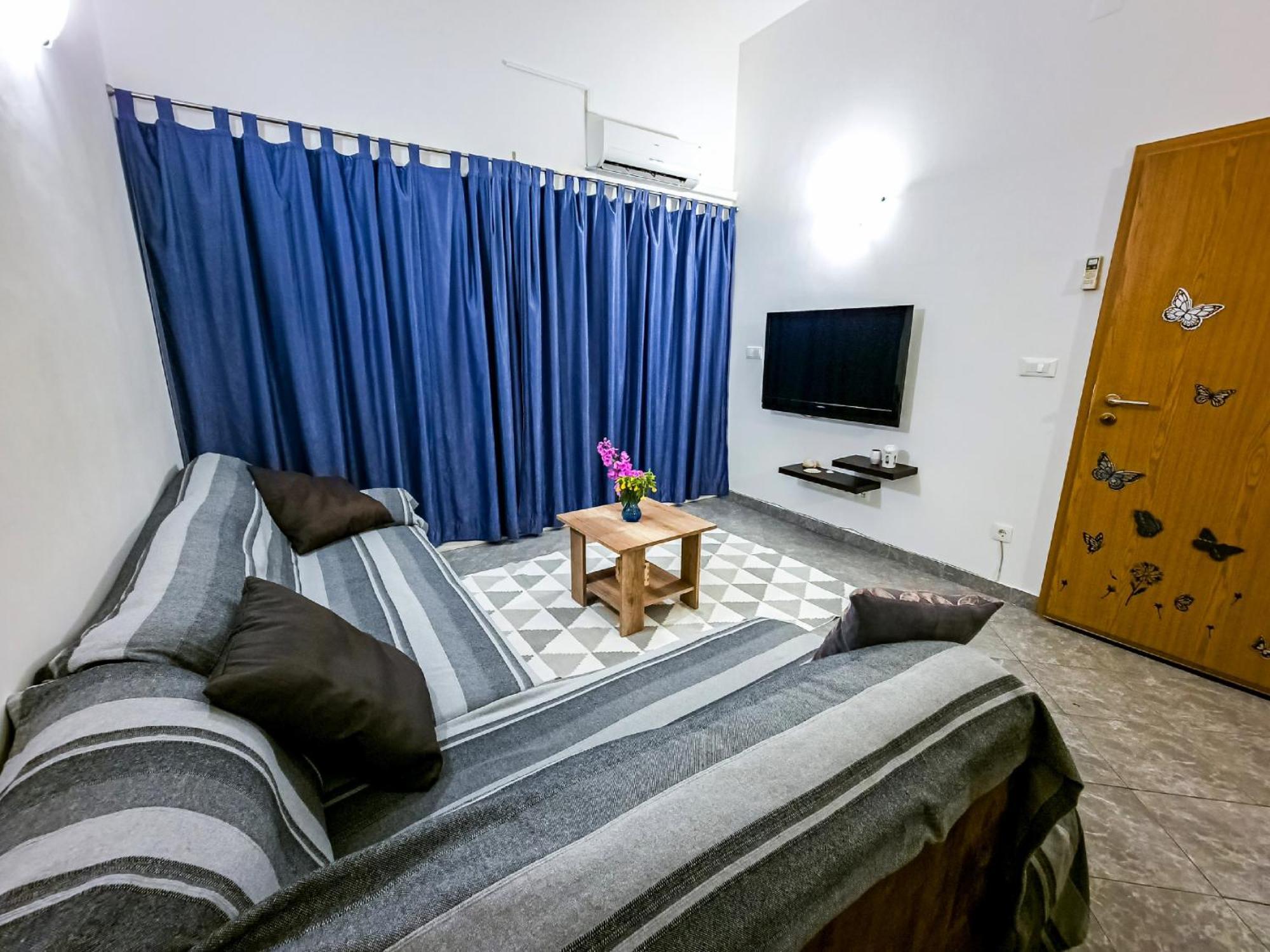 Apartments Mani Трогир Екстериор снимка