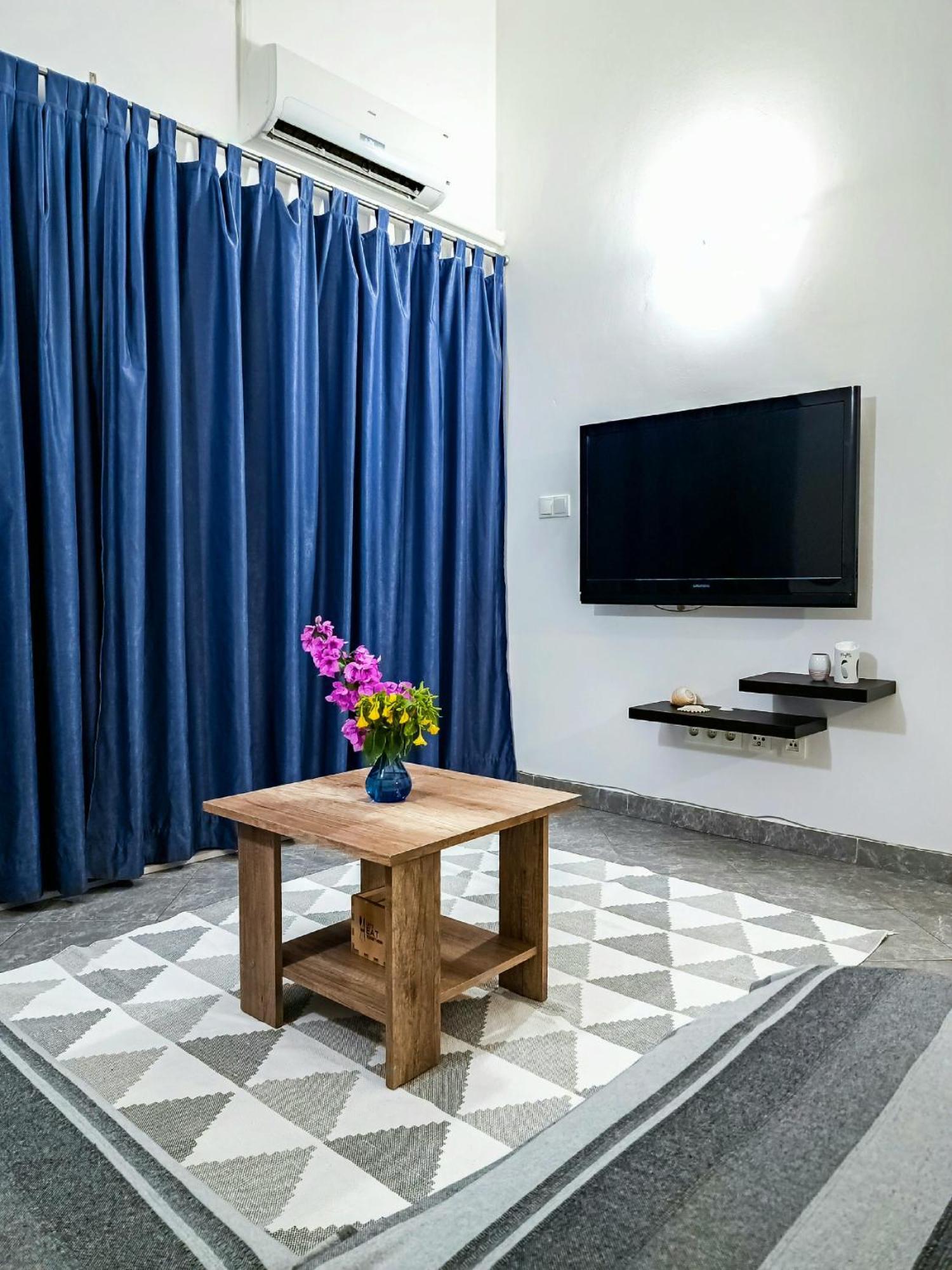 Apartments Mani Трогир Екстериор снимка