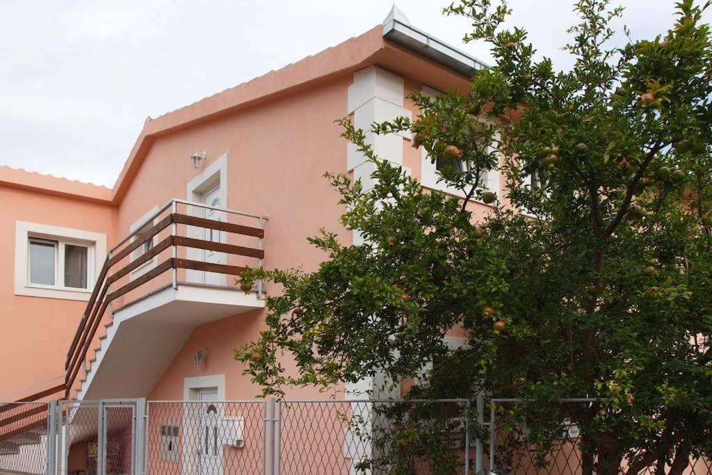 Apartments Mani Трогир Екстериор снимка