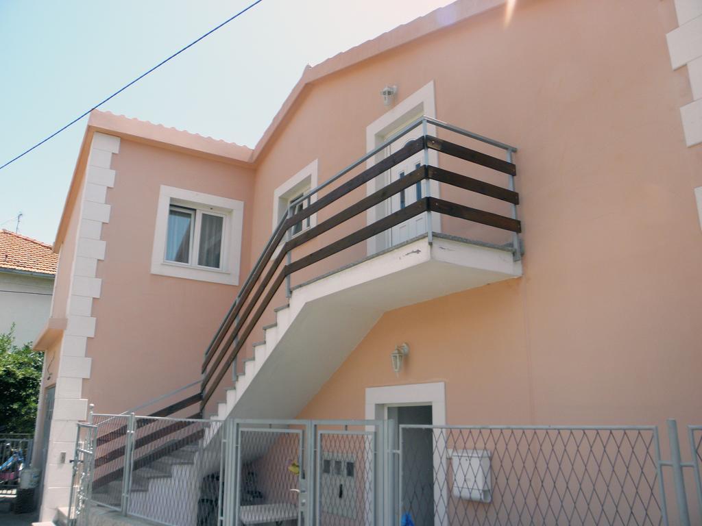 Apartments Mani Трогир Стая снимка